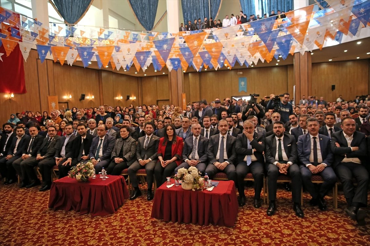 AK Parti\'li Sarıeroğlu ve Kandemir, partilerinin Danışma Meclisi Toplantısına katıldı