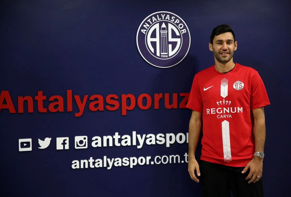 Antalyaspor, Veysel Sarı\'yı transfer etti