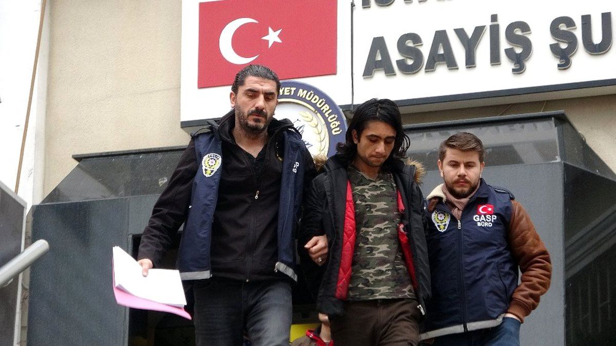 Bahçelievler\'de iş yeri sahibini silahla gasp ettiler