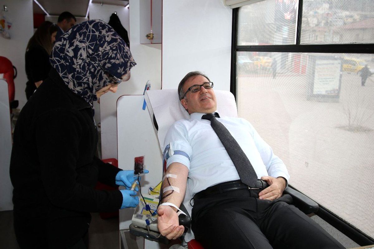 Başkan Özdoğan\'dan Kızılay\'a destek