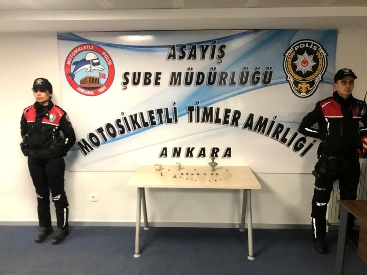 Başkent\'te 2200 gram uyuşturucu ve 45 adet tarihi eser yakalandı