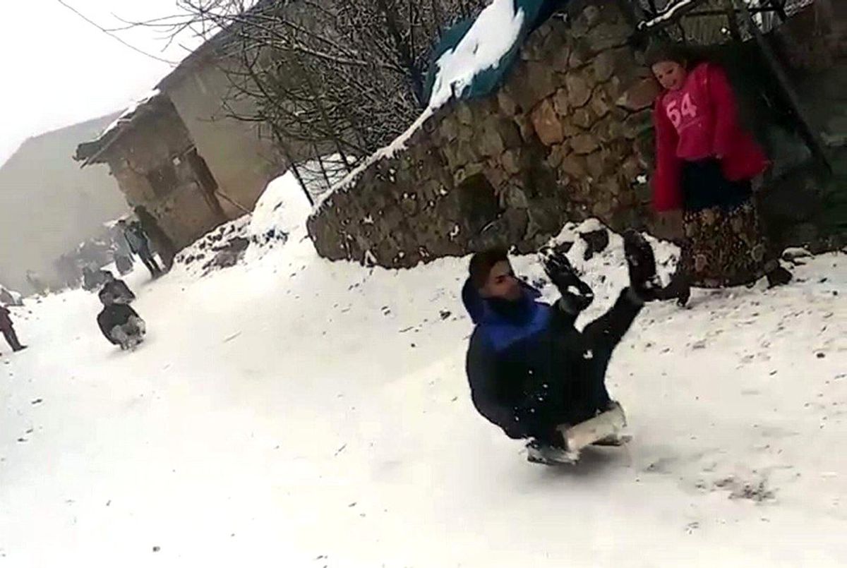 Bu da bidonlu kızak