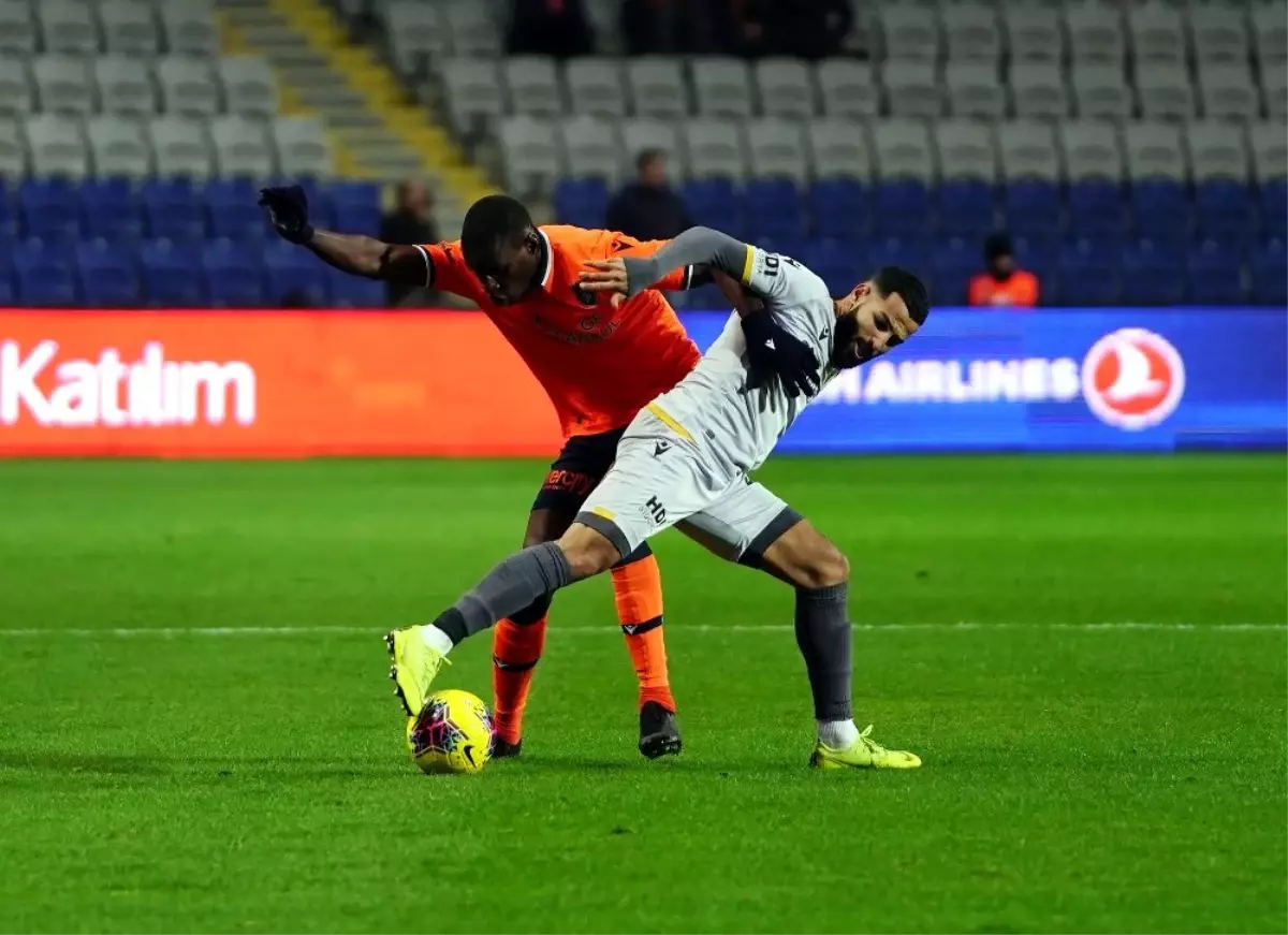 Demba Ba Kadıköy\'de yok