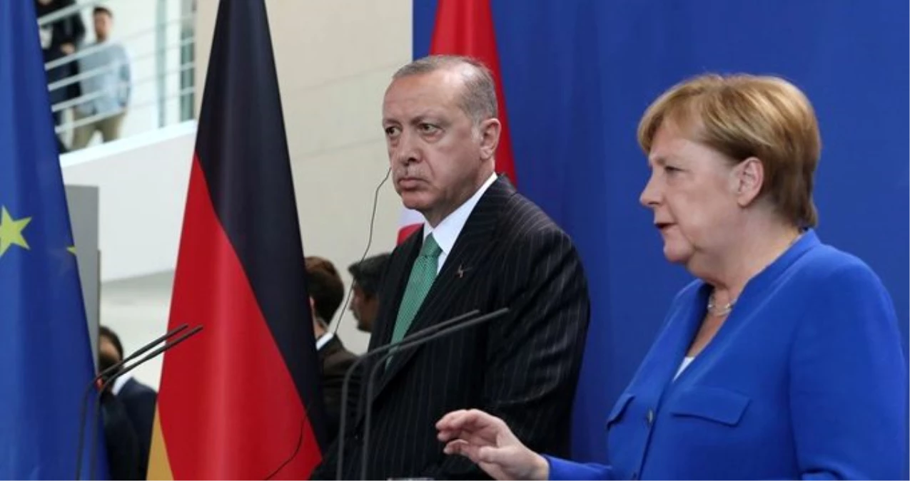 Libya Konferansı öncesi Erdoğan ve Merkel telefonda görüştü