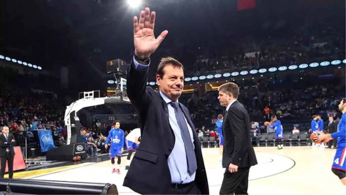 Ergin Ataman\'dan örnek davranış