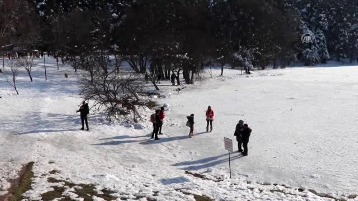 Gölcük Tabiat Parkı, yarıyıl tatilinin ilk gününde ziyaretçi akınına uğradı