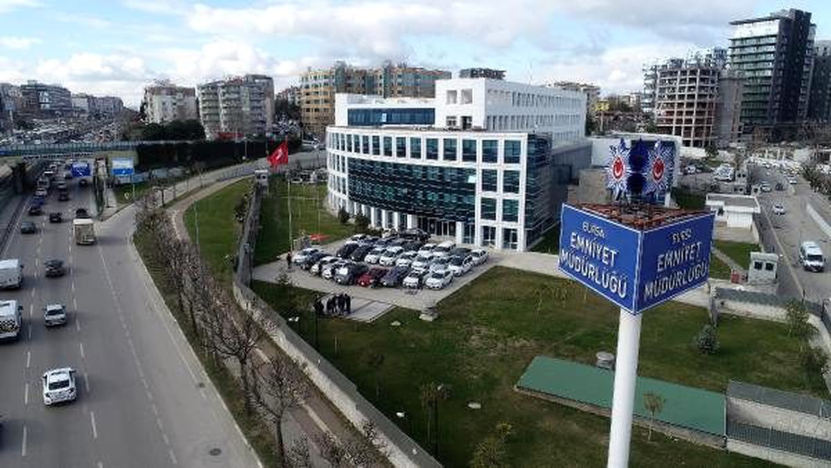 Hacizli ve çalıntı otomobilleri \'change\' çetesine operasyon: 16 gözaltı (2)
