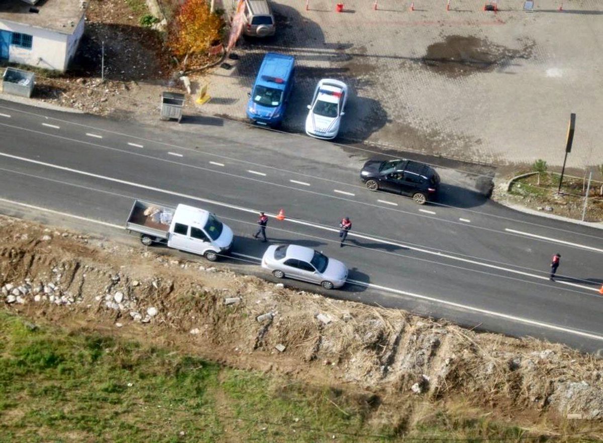 Jandarma\'nın helikopterli trafik denetimleri sürüyor