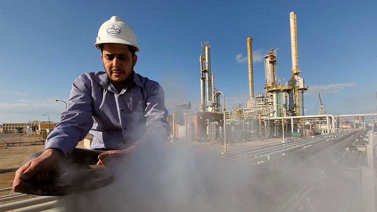 Libya\'nın doğusunda Hafter kontrolündeki limanlarda petrol ihracatı tamamen durduruldu