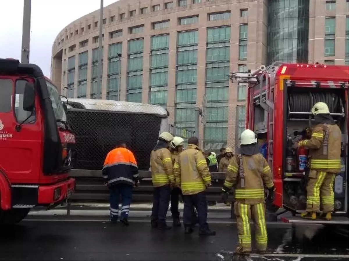 Metrobüste yangın; Seferler aksıyor(1)