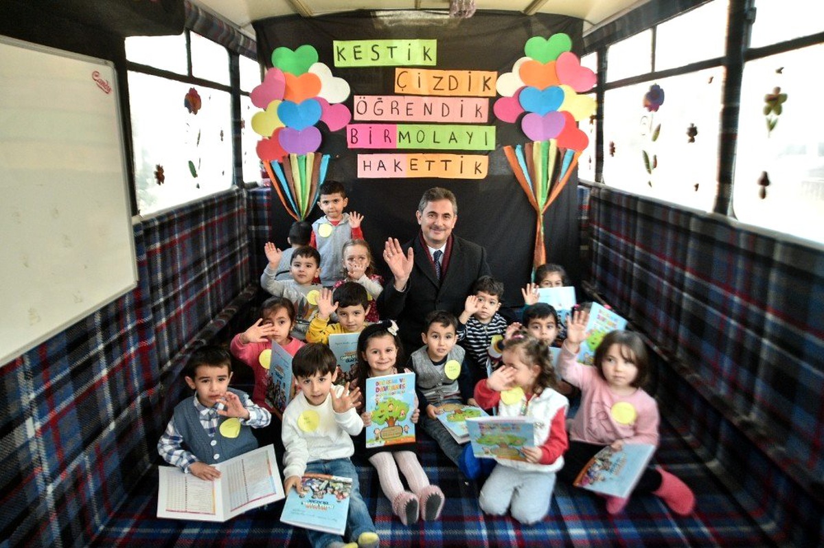 Mobil Okul Öğrencileri karne heyecanı yaşadı