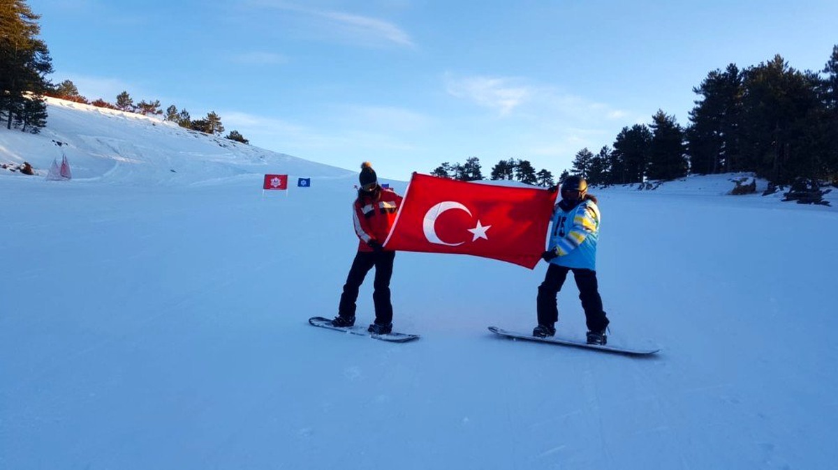 Muratdağı\'nda Kayak ve Kızak Şampiyonası