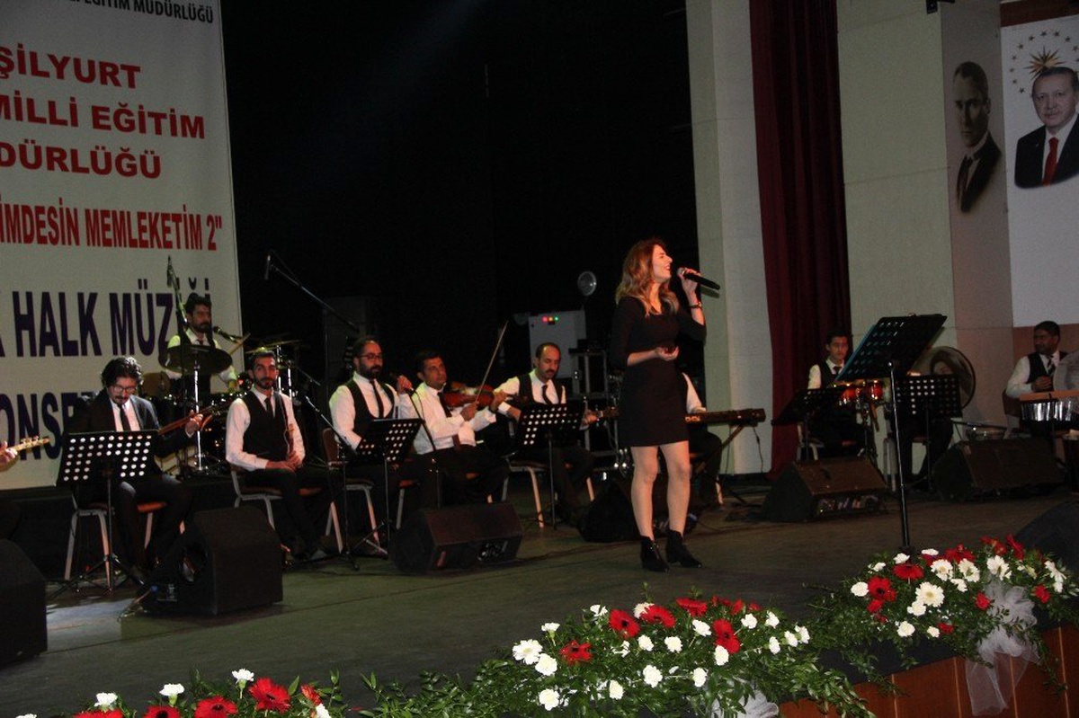 Öğretmenler Korosu konseri ilgi gördü