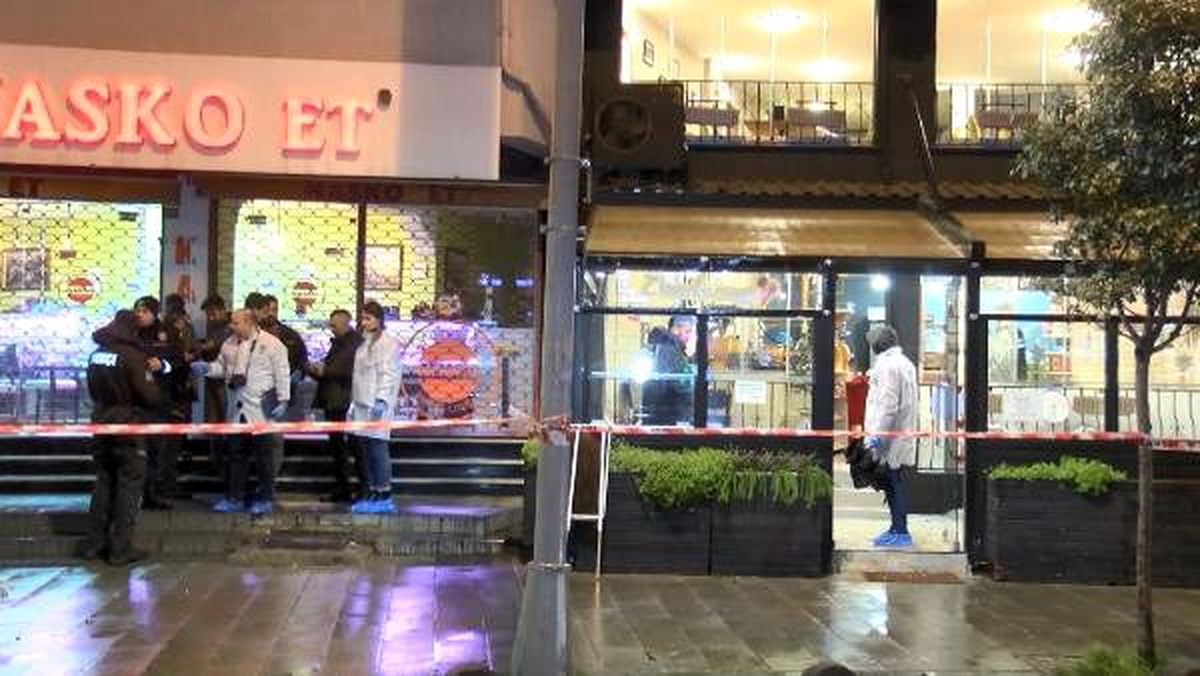 Pala ile restorana giren yabancı uyruklu saldırgan öldürüldü - 2