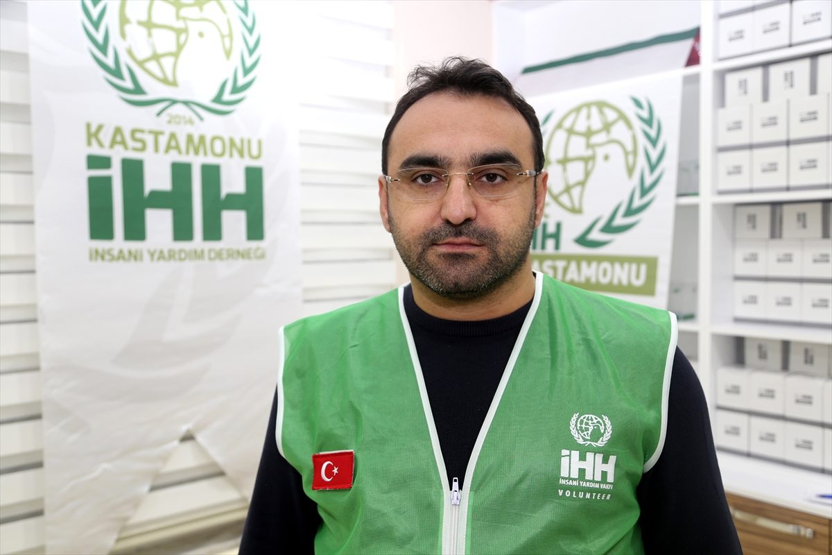 Soğuk taş duvarları sıcacık yuvaya dönüştürüyorlar