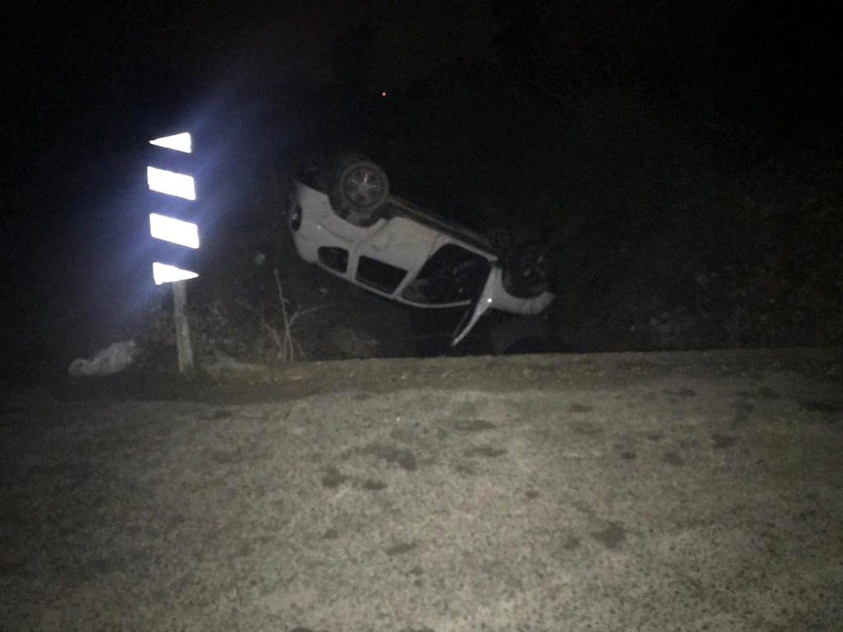 Takla atan otomobilden sağ çıktılar