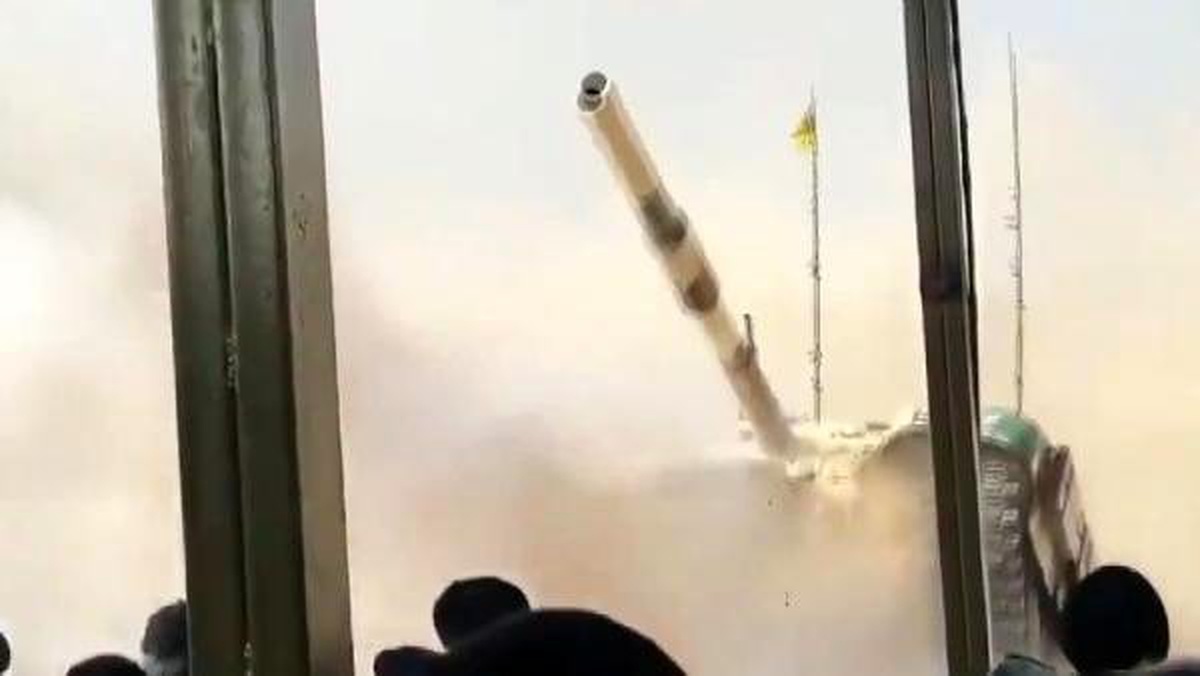 Tank seyircilerin yüreğini ağzına getirdi