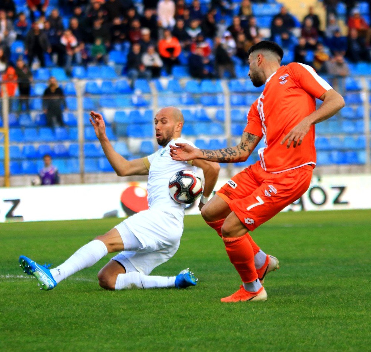 TFF 1. Lig: Adanaspor: 0 - Akhisaspor: 0 (İlk yarı sonucu)