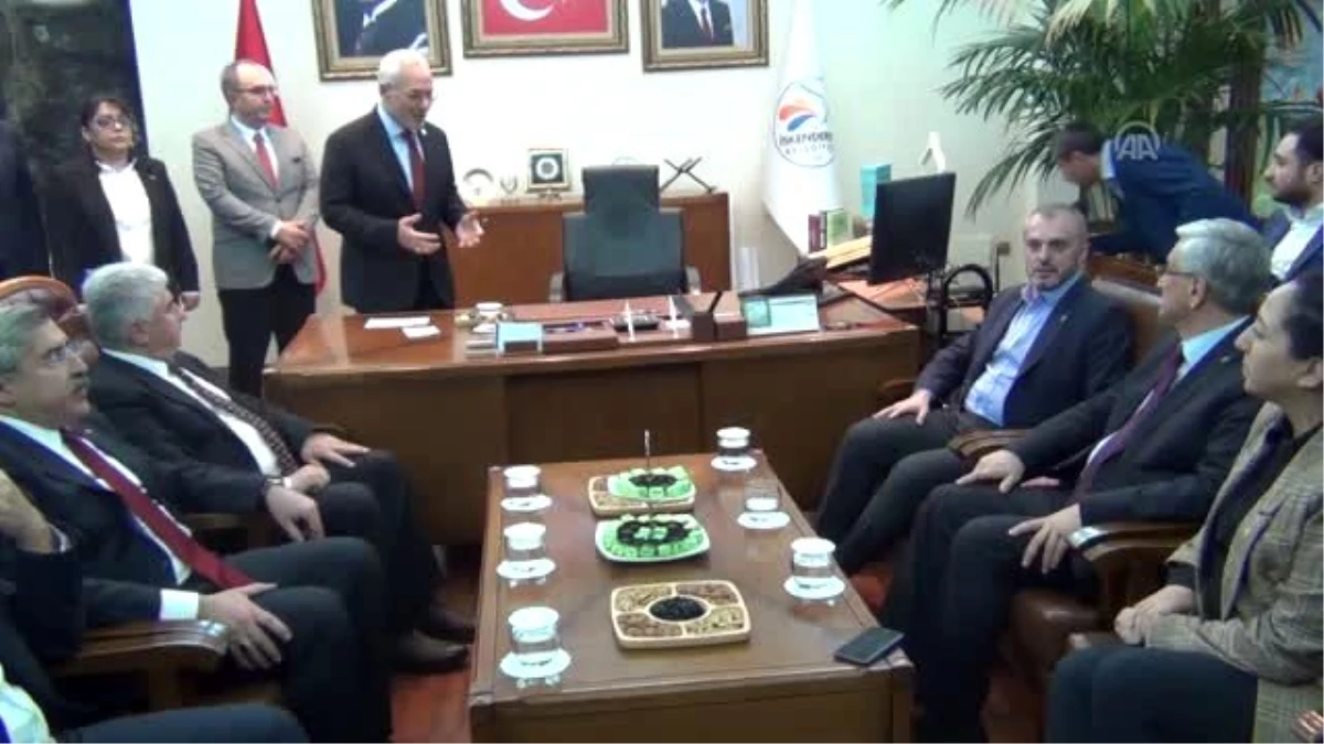 AK Parti Genel Başkan Yardımcısı Kandemir\'den İskenderun Belediyesine ziyaret