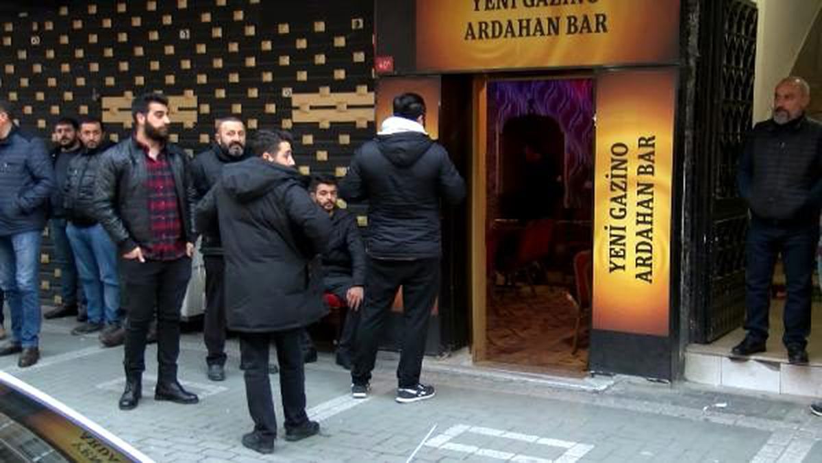 Avcılar\'da bar sahibi intihar etti