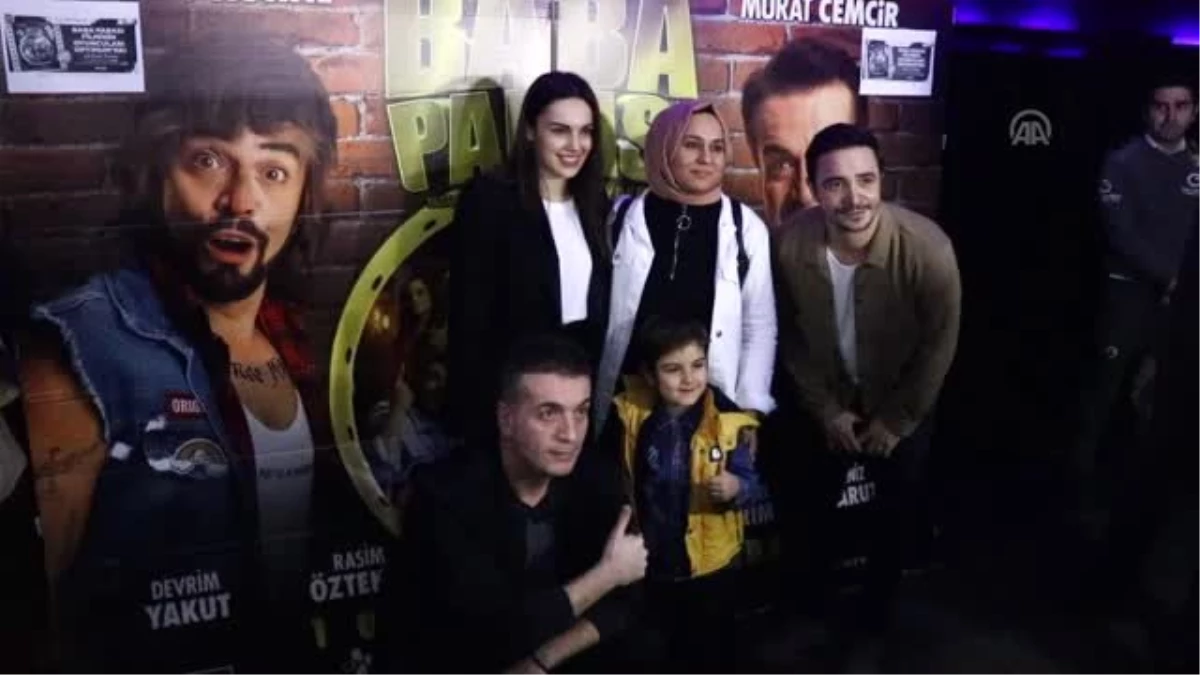 "Baba Parası" filminin başrol oyuncuları Adana\'da izleyiciyle buluştu
