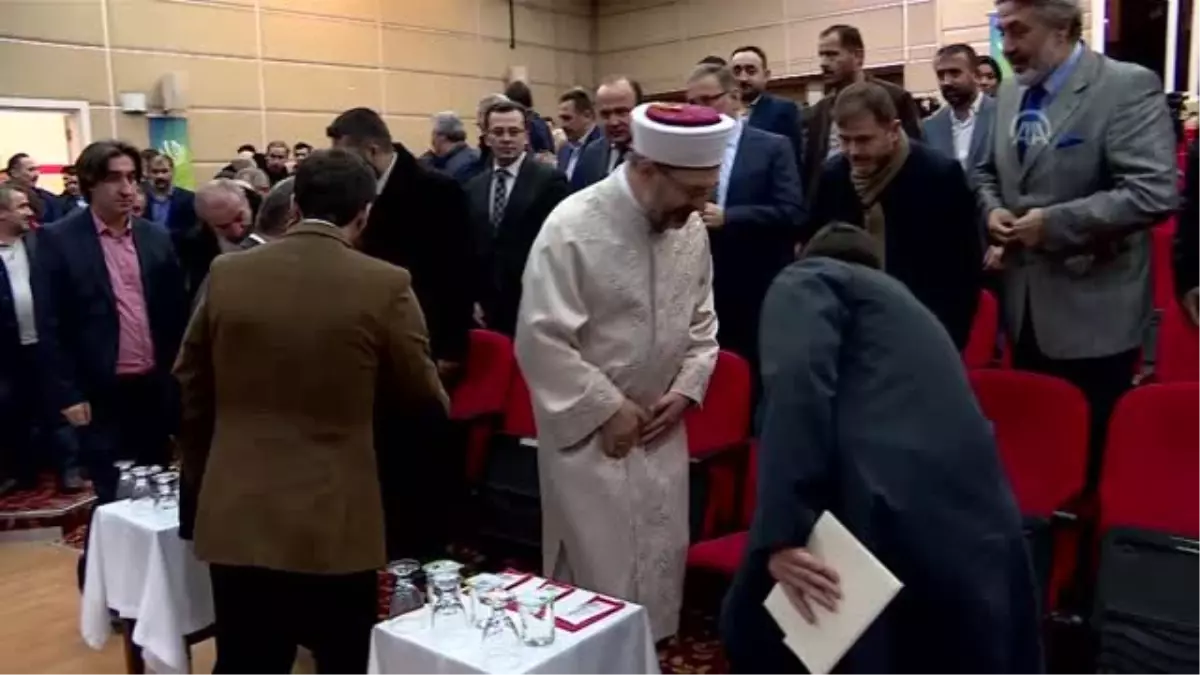 Diyanet İşleri Başkanı Erbaş, "Medeniyetimizde ve Kültürümüzde Aile" konferansında konuştu