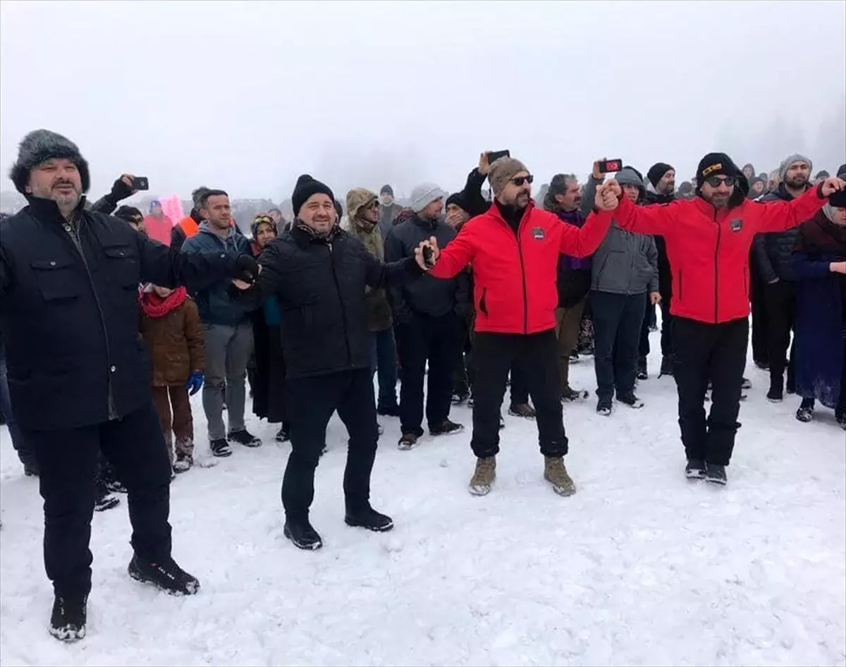 Giresun\'daki Paşakonağı Yaylası\'nda kar ve off-road şenliği yapıldı