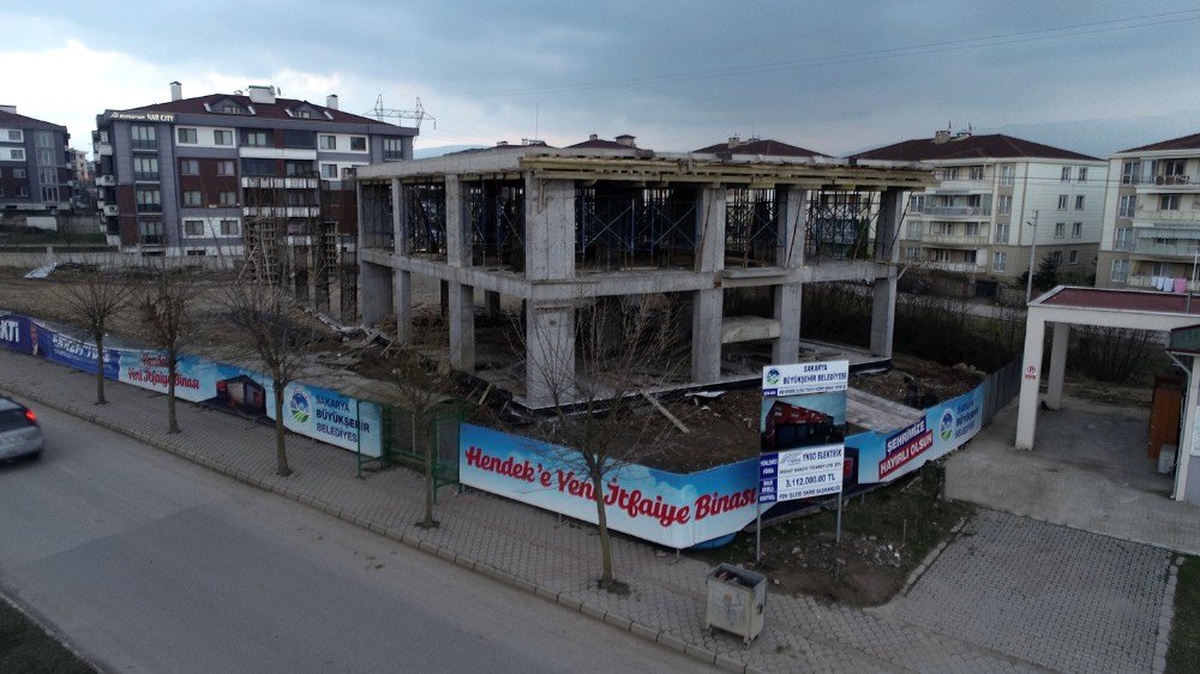 Hendek itfaiye hizmet binası yükseliyor