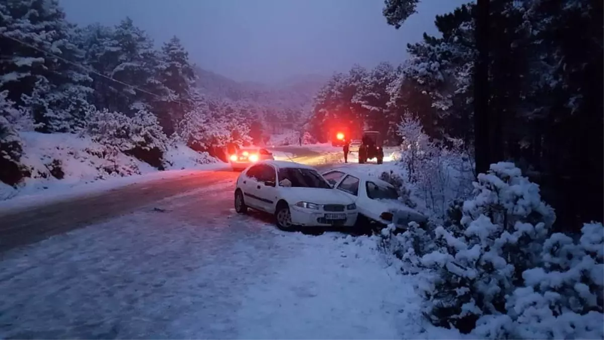 Kar görmeye gidip mahsur kalan vatandaşlar kurtarıldı