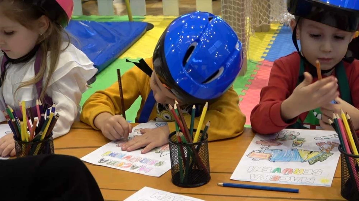 Minikler macera parkurunda ter döktü