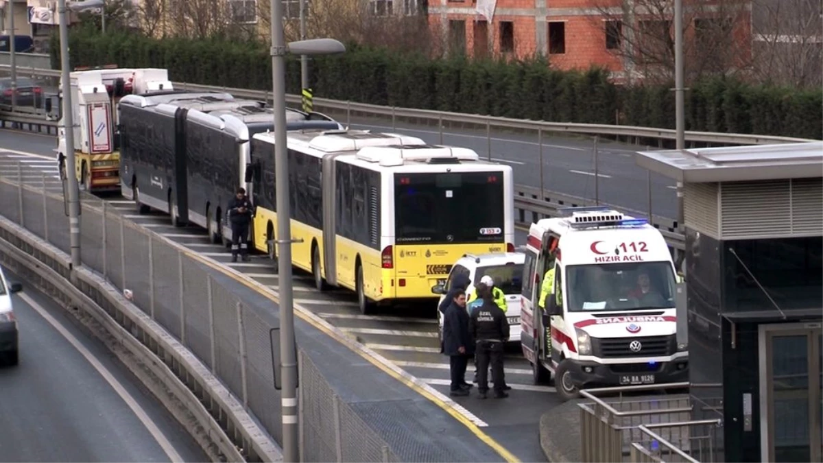 Okmeydanı\'nda metrobüs kazası: 1 yaralı