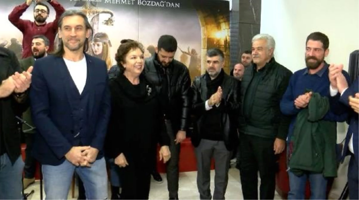 Sultanbeyli Belediye Başkanı Keskin, \'Türkler Geliyor: Adaletin Kılıcı\' filmini gençlerle izledi