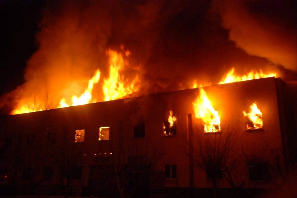 Tokat Yazmacılar Sitesi\'ndeki yangın kontrol altına alındı