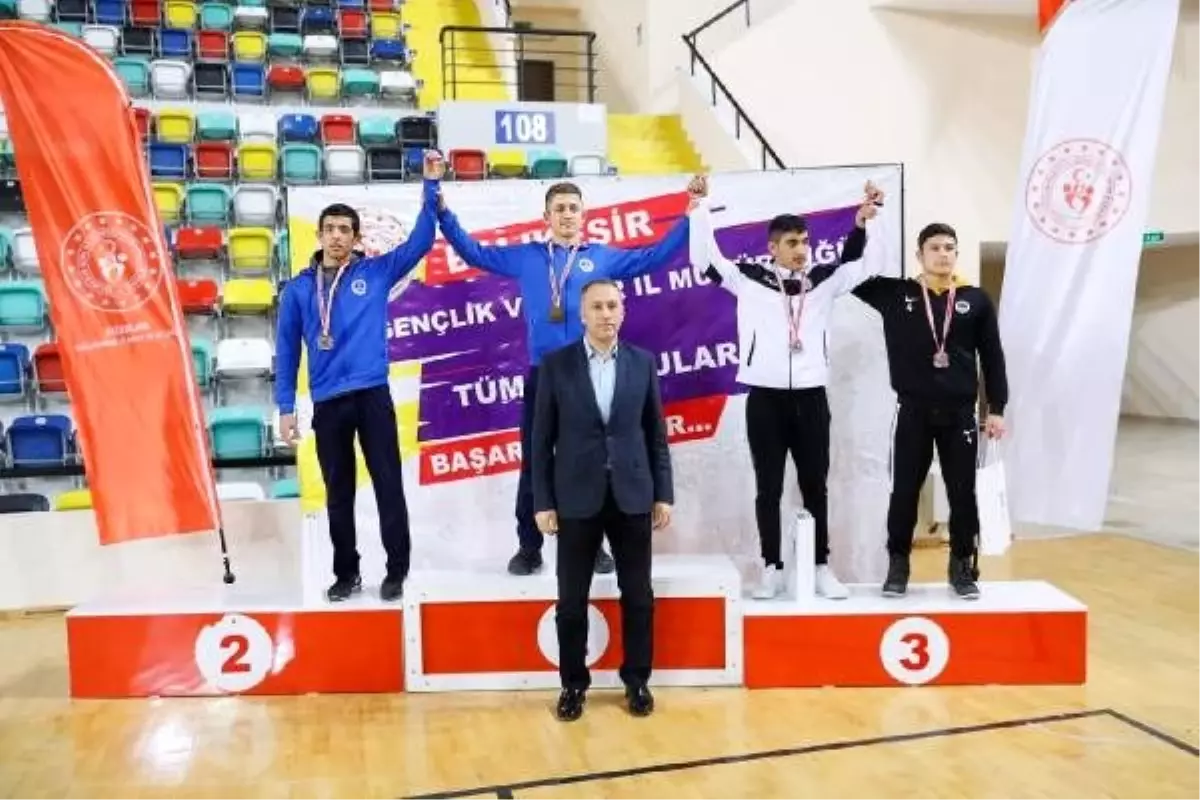 U15 Küçük Yıldızlar Serbest Güreş Grup Şampiyonaları sona erdi