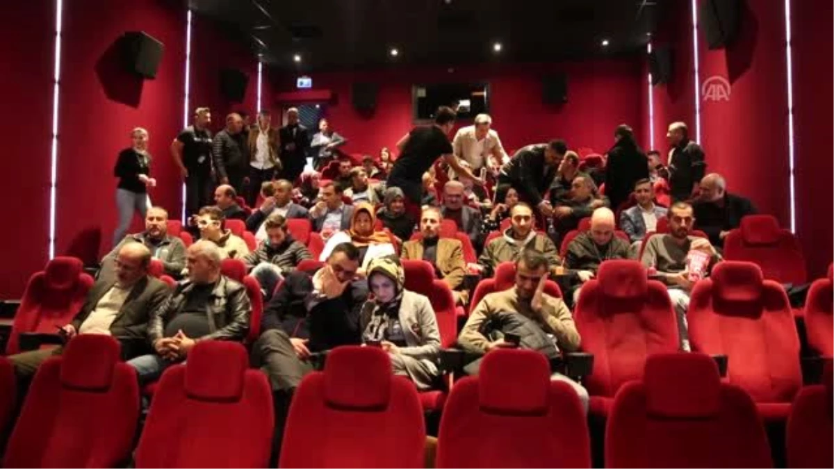 Vali Karaloğlu, "Türkler Geliyor: Adaletin Kılıcı" filmini izledi