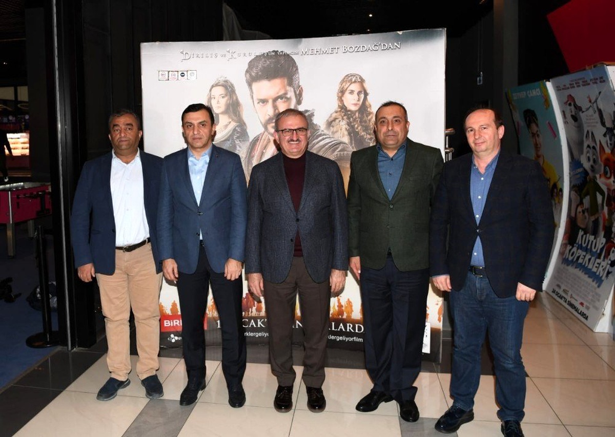Vali Karaloğlu, \'Türkler Geliyor\' filmini izledi