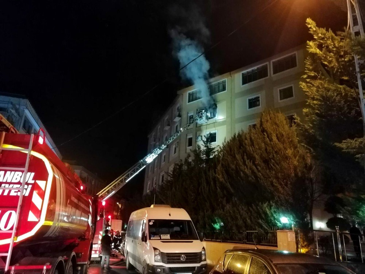 Yanan kurs binasında öğrencilerin olmaması faciayı önledi