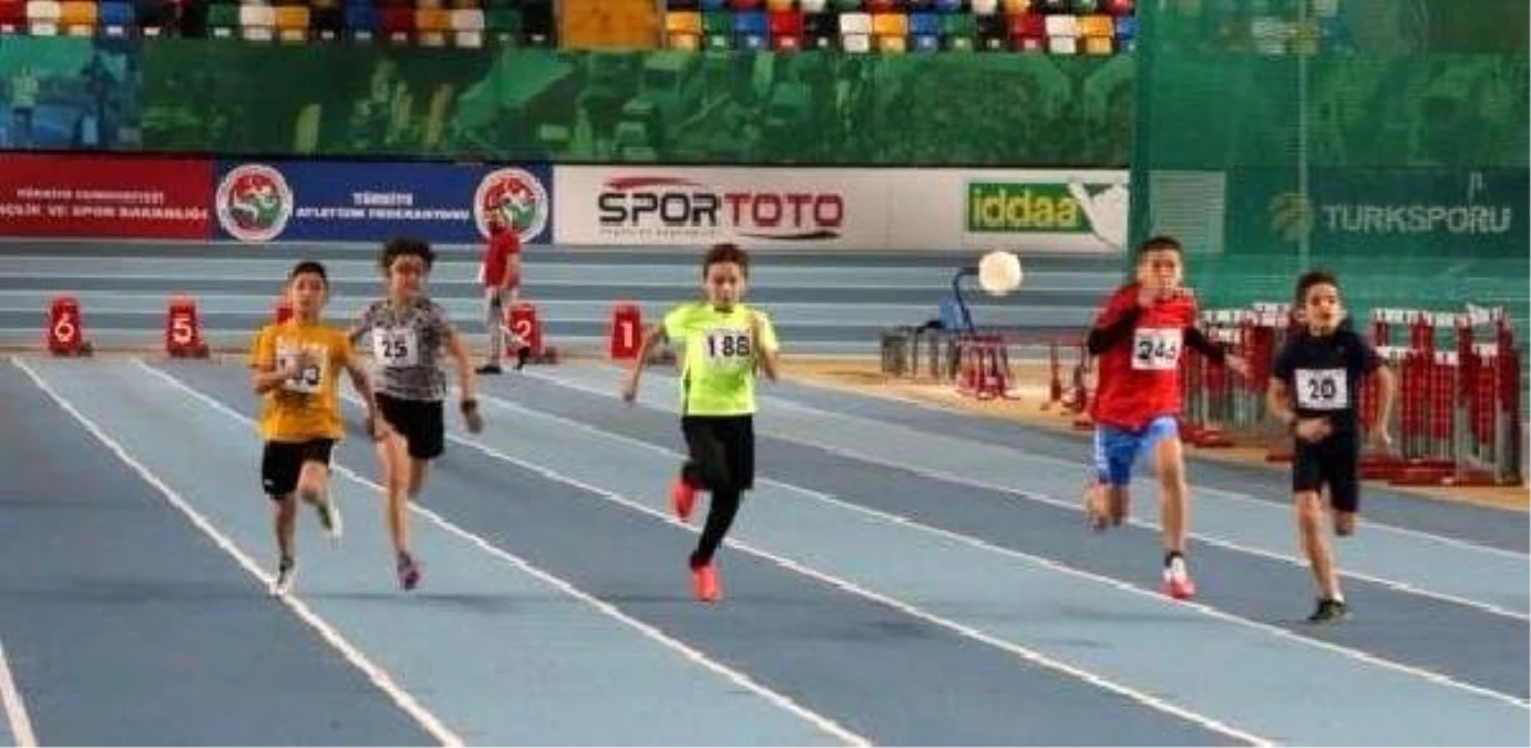 Atletizmde U14 Salon Festivali\'nde rekor katılım