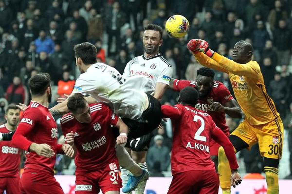 Beşiktaş bir yükseliyor, bir düşüyor