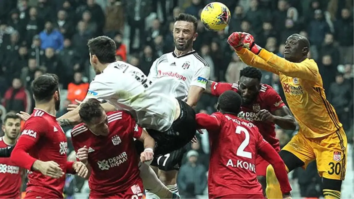 Beşiktaş bir yükseliyor, bir düşüyor