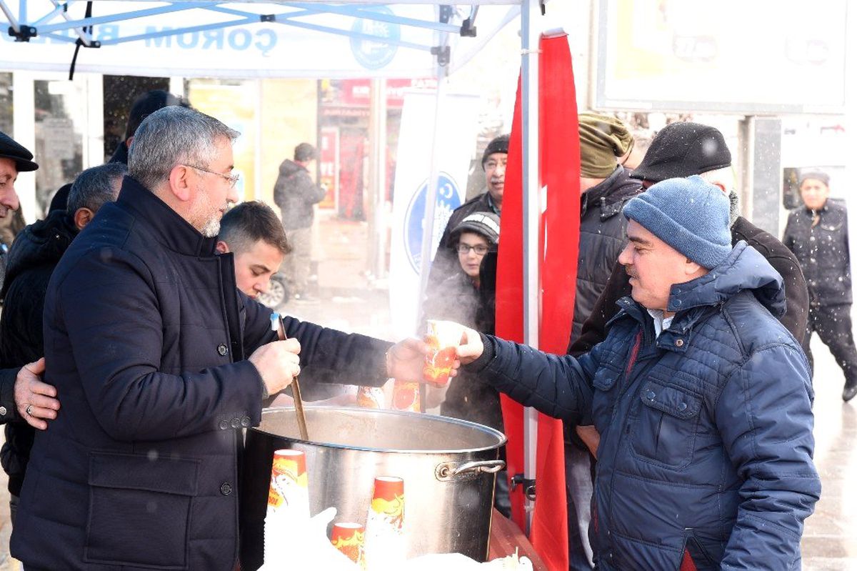 Çorum Belediyesi\'nden sıcak çorba ikramı