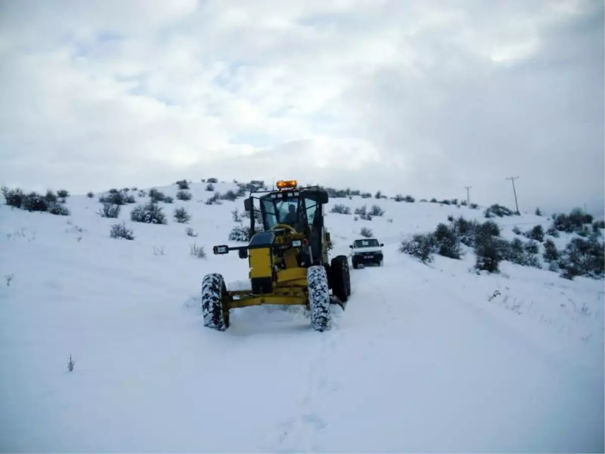 Çorum\'da 200 köy yolu ulaşıma kapandı