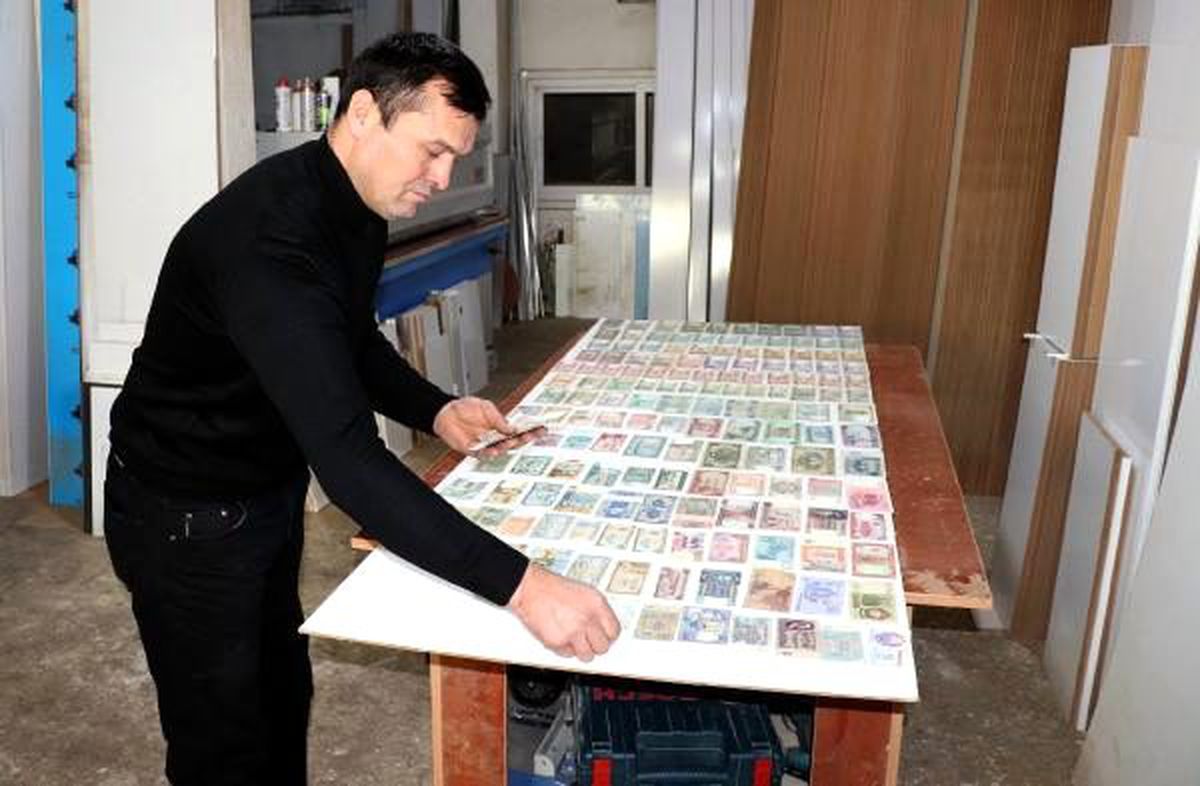 Dedesinden kalan para koleksiyonunu gözü gibi koruyor