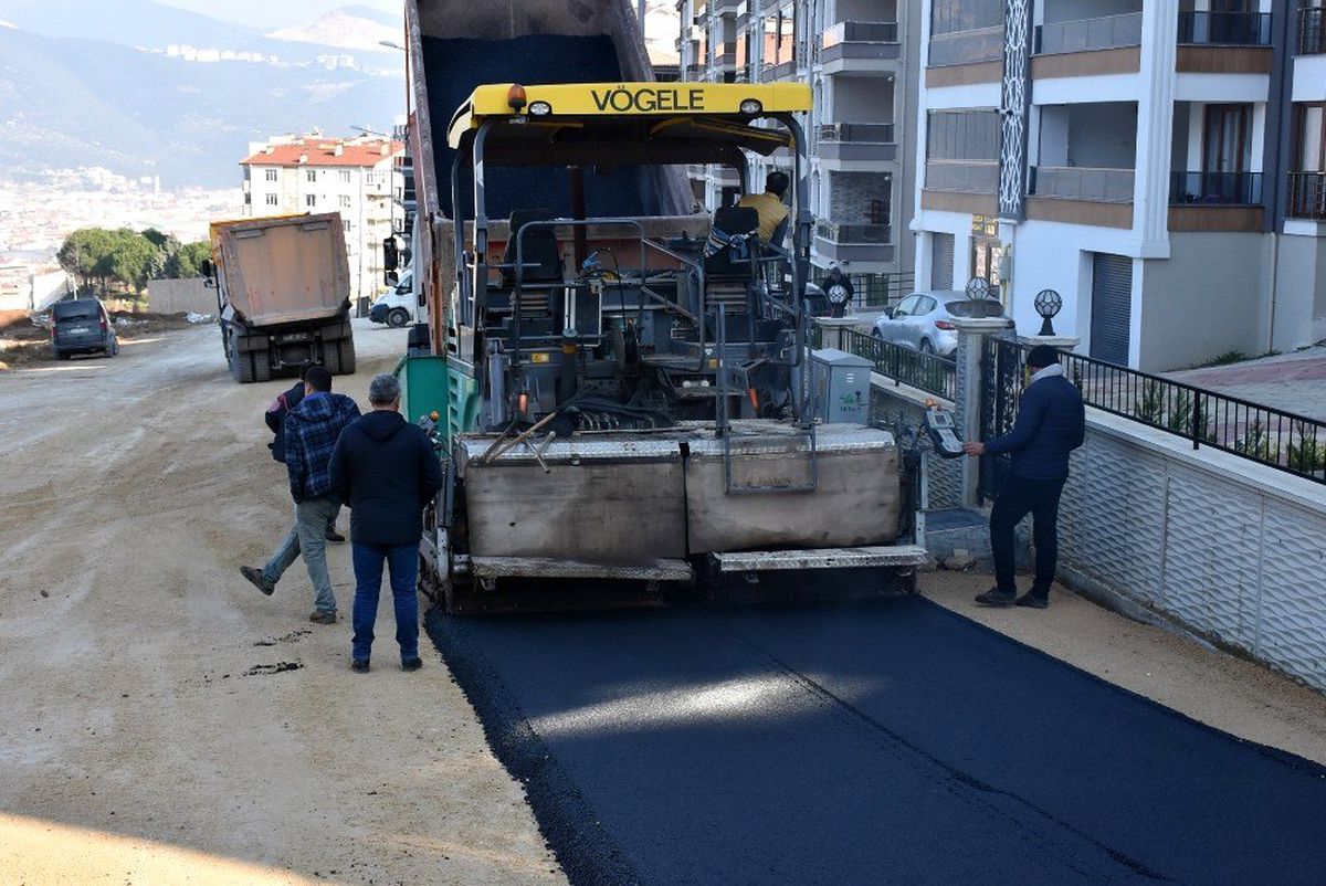 Gemlik\'te yollara belediye eli değiyor