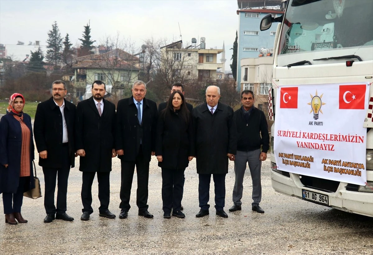 Hatay\'da AK Parti teşkilatlarından İdlib\'e insani yardım