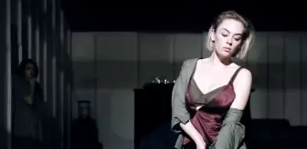 Hedda Gabler oyununda Demet Evgar rüzgarı