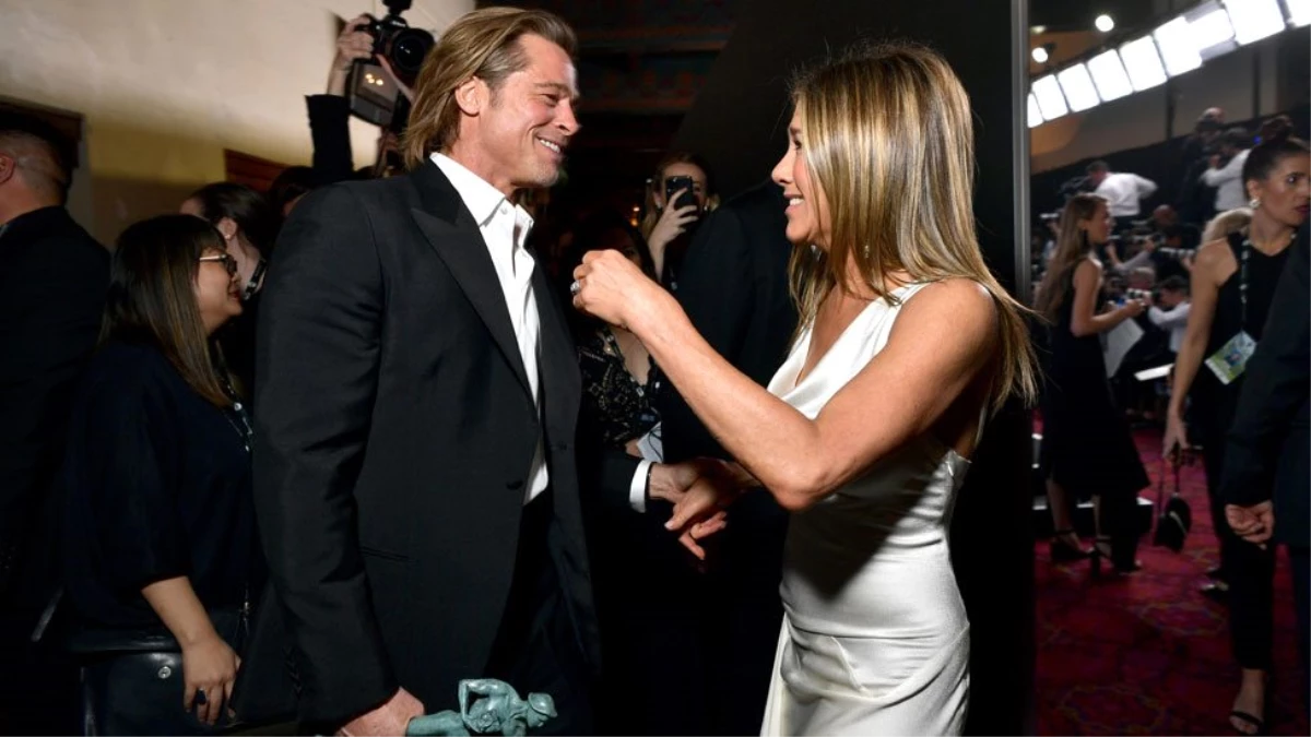 SAG Ödülleri: Jennifer Aniston ve eski eşi Brad Pitt sahne arkasında ödüllerini kutladı