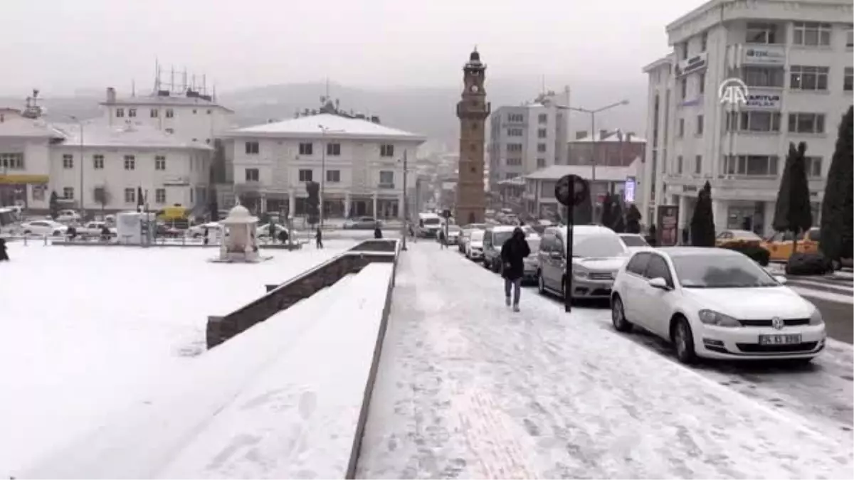 Kar nedeniyle 8 köy yolu ulaşıma kapandı