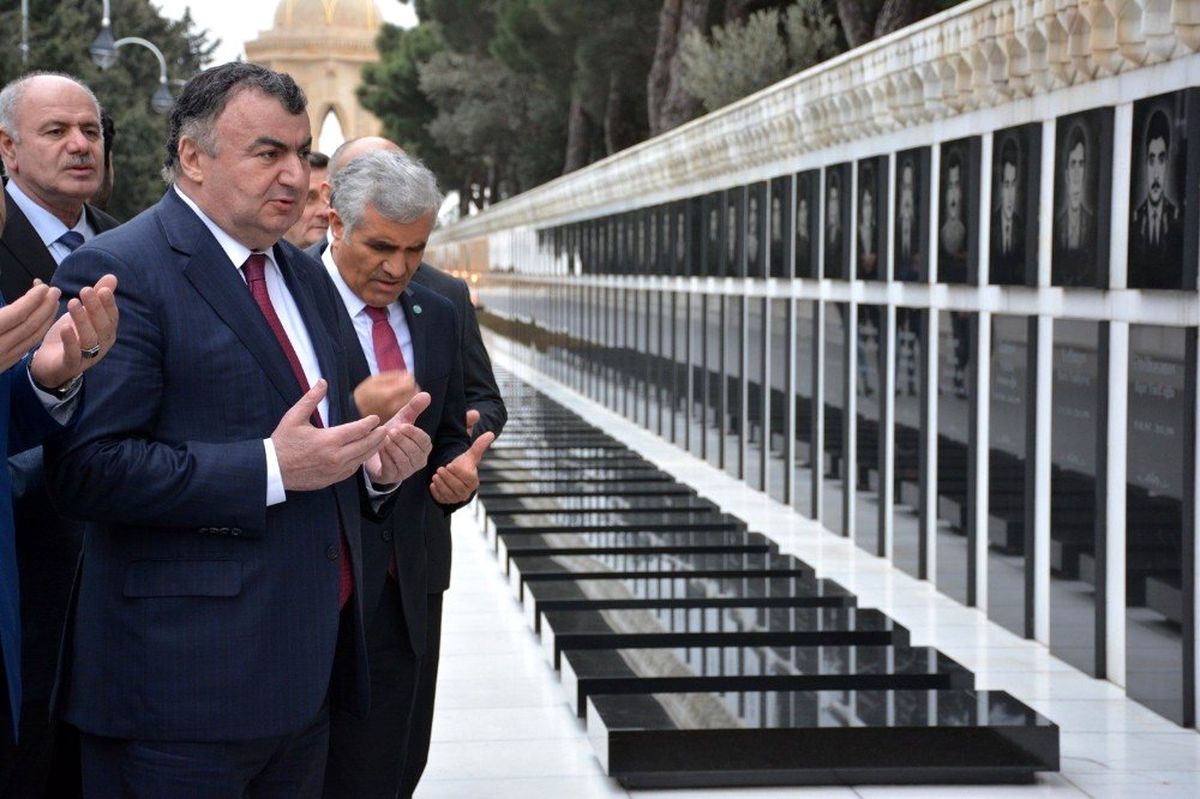 Kassanov\'dan 20 Ocak 1990 faciasını anma mesajı