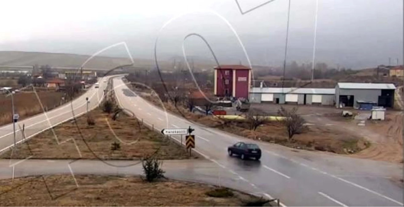 Kırıkkale\'de 1 kişinin öldüğü kaza kamerada